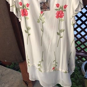 Milan Kiss flower tunic blouse